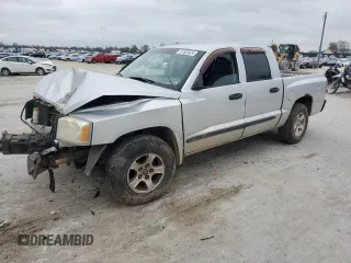 2007 Dodge Dakota SLT with VIN 1D7HW48N27S209754, listed as a Copart auction lot 81525424 with 217,221 mi miles and Salvage Title. Bid and sale history available at carsss.com. Image 1.