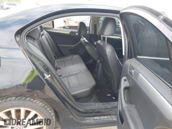 2015 Volkswagen Jetta SE with VIN 3VWD07AJ3FM262731, listed as a IAAI auction lot 42468622 with 131,874 mi miles and . Bid and sale history available at DreamBid. Image 8.