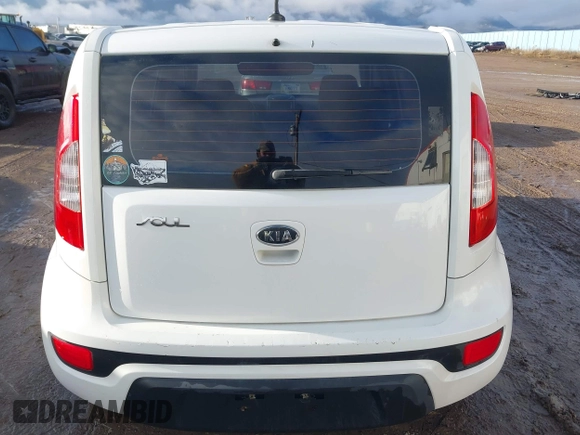 2012 Kia Soul with VIN KNDJT2A51C7375070, listed as a IAAI auction lot 41120655 with 138,867 mi miles. Bid and sale history available at carsss.com. Image 17.