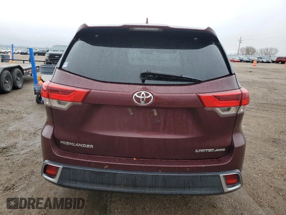 2018 Toyota Highlander Limited z VIN 5TDDZRFH4JS875072, wystawiony jako Copart lot #79820904 z przebiegiem Nie podano mil oraz Szkoda całkowita • Salvage title. Historia ofert i sprzedaży dostępna na DreamBid. Obrazek 6.