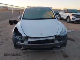 2023 Tesla Model Y Long Range z VIN 7SAYGDEE6PA061228, wystawiony jako IAAI lot #41371547 z przebiegiem 25 121 mil mil oraz . Historia ofert i sprzedaży dostępna na DreamBid. Obrazek 12.