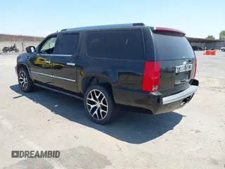 2008 Cadillac Escalade ESV z VIN 1GYFK66858R164415, wystawiony jako IAAI lot #42471328 z przebiegiem 186 824 mil mil oraz . Historia ofert i sprzedaży dostępna na DreamBid. Obrazek 3.