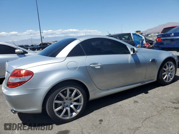 2005 Mercedes-Benz SLK 230/320 z VIN WDBWK56F35F022445, wystawiony jako Copart lot #53708015 z przebiegiem 130 264 mil mil oraz Szkoda całkowita • Salvage title. Historia ofert i sprzedaży dostępna na DreamBid. Obrazek 3.