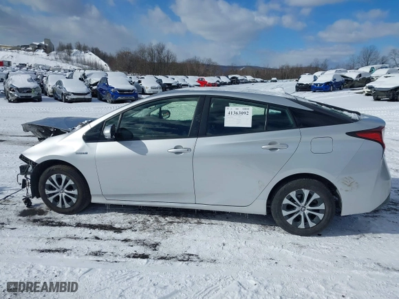 2019 Toyota Prius LE with VIN JTDL9RFU5K3013037, listed as a IAAI auction lot 41363092 with 108,284 mi miles. Bid and sale history available at carsss.com. Image 14.