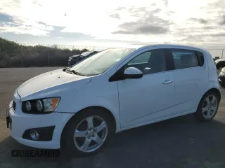2016 Chevrolet Sonic LTZ z VIN 1G1JE6SB9G4141586, wystawiony jako Copart lot #46194575 z przebiegiem 90 808 mil mil oraz Czysty tytuł • Clean title. Historia ofert i sprzedaży dostępna na DreamBid. Obrazek 1.
