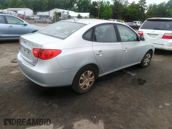 2010 Hyundai Elantra GLS z VIN KMHDU4AD6AU185885, wystawiony jako IAAI lot #42466100 z przebiegiem 200 842 mil mil oraz . Historia ofert i sprzedaży dostępna na DreamBid. Obrazek 4.