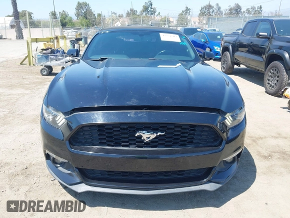 2017 Ford Mustang EcoBoost Premium z VIN 1FATP8UH8H5331324, wystawiony jako IAAI lot #42754503 z przebiegiem 84 209 mil mil oraz . Historia ofert i sprzedaży dostępna na DreamBid. Obrazek 12.