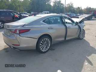 2019 Lexus ES 350 with VIN 58ABZ1B1XKU021657, listed as a IAAI auction lot 40505523 with Not provided miles and . Bid and sale history available at DreamBid. Image 4.