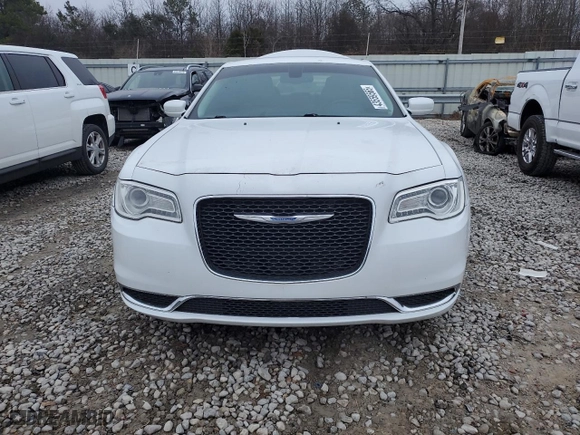 2015 Chrysler 300 Limited with VIN 2C3CCAAG2FH828923, listed as a Copart auction lot 43559565 with 153,507 mi miles and Salvage Title. Bid and sale history available at carsss.com. Image 5.