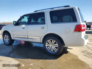 2007 Lincoln Navigator with VIN 5LMFU28577LJ00432, listed as a Copart auction lot 85879224 with 190,675 mi miles and Clean Title. Bid and sale history available at carsss.com. Image 2.