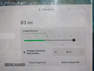 2018 Tesla Model 3 Long Range Battery z VIN 5YJ3E1EAXJF048839, wystawiony jako IAAI lot #42328412 z przebiegiem 83 083 mil mil oraz . Historia ofert i sprzedaży dostępna na DreamBid. Obrazek 17.