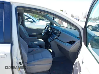 2016 Toyota Sienna LE AAS with VIN 5TDKK3DC0GS718129, listed as a IAAI auction lot 41818130 with 145,863 mi miles. Bid and sale history available at carsss.com. Image 5.