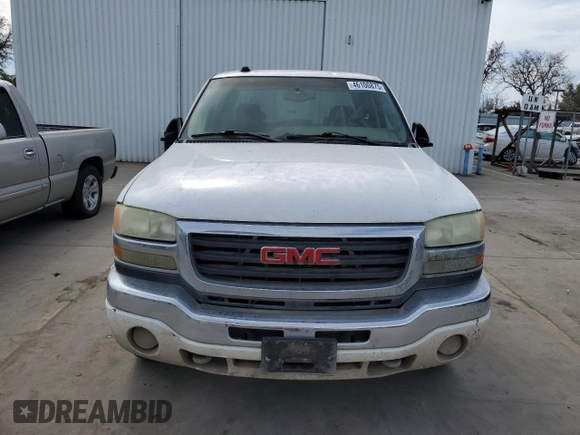 2004 GMC Sierra 2500HD SLE z VIN 1GTHK23104F109770, wystawiony jako Copart lot #46100875 z przebiegiem 101 723 mil mil oraz Szkoda całkowita • Salvage title. Historia ofert i sprzedaży dostępna na DreamBid. Obrazek 5.