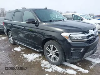 2022 Ford Expedition Limited with VIN 1FMJU1KT8NEA41598, listed as a IAAI auction lot 41991402 with 71,171 mi miles. Bid and sale history available at carsss.com. Image 1.
