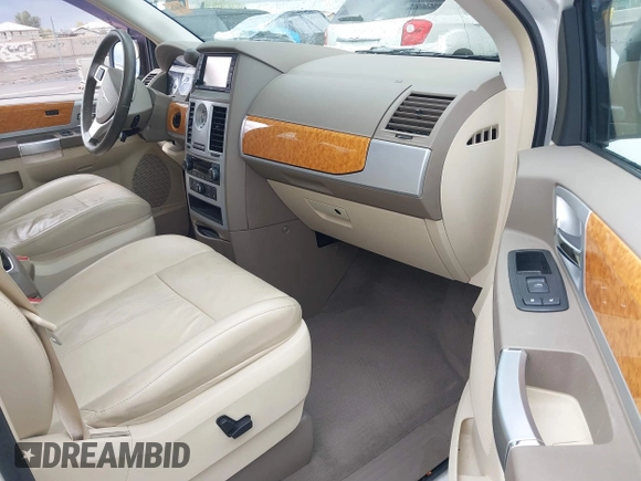 2009 Chrysler Town & Country Limited with VIN 2A8HR64X19R631211, listed as a IAAI auction lot 41744955 with 73,601 mi miles. Bid and sale history available at carsss.com. Image 5.