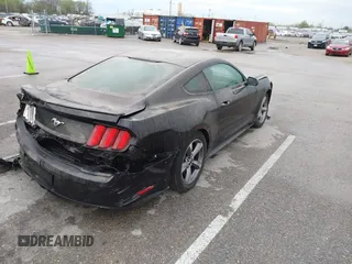 2017 Ford Mustang EcoBoost z VIN 1FA6P8TH8H5250242, wystawiony jako IAAI lot #41928531 z przebiegiem 81 632 mil mil oraz . Historia ofert i sprzedaży dostępna na DreamBid. Obrazek 4.