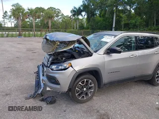 2022 Jeep Compass Latitude with VIN 3C4NJCBB8NT138706, listed as a IAAI auction lot 42503422 with 52,131 mi miles and . Bid and sale history available at DreamBid. Image 6.