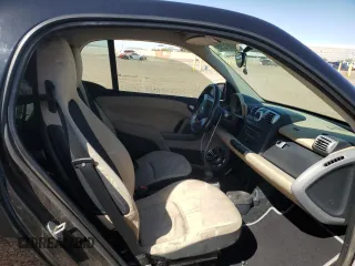 2008 Smart fortwo Pure z VIN WMEEJ31X78K123537, wystawiony jako Copart lot #48391295 z przebiegiem 94 051 mil mil oraz Szkody całkowita. Historia ofert i sprzedaży dostępna na DreamBid. Obrazek 10.
