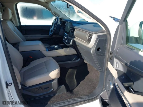 2023 Ford Expedition Max XLT with VIN 1FMJK1H86PEA03833, listed as a IAAI auction lot 41610031 with 55,994 mi miles. Bid and sale history available at carsss.com. Image 5.