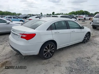 2012 Chrysler 200 S with VIN 1C3CCBHG5CN108501, listed as a IAAI auction lot 42113885 with 140,153 mi miles and . Bid and sale history available at DreamBid. Image 4.