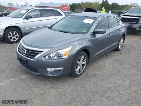 2014 Nissan Altima 2.5 SV with VIN 1N4AL3AP3EC426902, listed as a IAAI auction lot 42010417 with 200,050 mi miles. Bid and sale history available at carsss.com. Image 2.