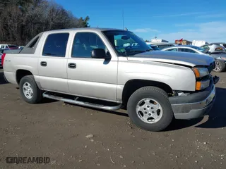 2006 Chevrolet Avalanche Z71 with VIN 3GNEK12Z56G242294, listed as a IAAI auction lot 41193247 with 64,790 mi miles. Bid and sale history available at carsss.com. Image 1.