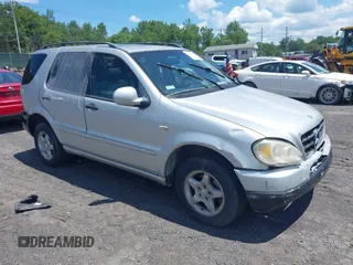 1999 Mercedes-Benz M 320/430/500 with VIN 4JGAB72E5XA075910, listed as a IAAI auction lot 42805531 with 180,194 mi miles and . Bid and sale history available at DreamBid. Image 1.