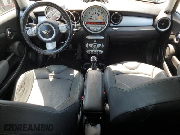 2010 MINI Hardtop with VIN WMWMF3C57ATU79474, listed as a Copart auction lot 61860865 with 137,965 mi miles and Clean title. Bid and sale history available at DreamBid. Image 8.