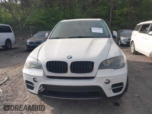 2011 BMW X5 35d z VIN 5UXZW0C53BL371750, wystawiony jako IAAI lot #41931513 z przebiegiem 198 470 mil mil oraz . Historia ofert i sprzedaży dostępna na DreamBid. Obrazek 6.