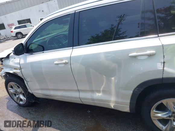 2017 Toyota Highlander Limited with VIN 5TDYZRFH6HS190177, listed as a IAAI auction lot 42398981 with 159,583 mi miles and . Bid and sale history available at DreamBid. Image 14.