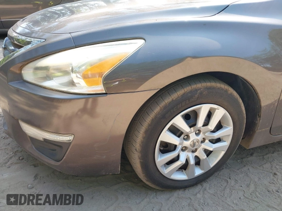 2013 Nissan Altima SV with VIN 1N4AL3AP0DC292204, listed as a IAAI auction lot 42844510 with 173,596 mi miles and . Bid and sale history available at DreamBid. Image 6.