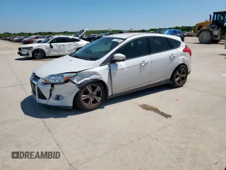 2014 Ford Focus SE with VIN 1FADP3K20EL305376, listed as a Copart auction lot 51878905 with 111,552 mi miles and Salvage Title. Bid and sale history available at carsss.com. Image 1.
