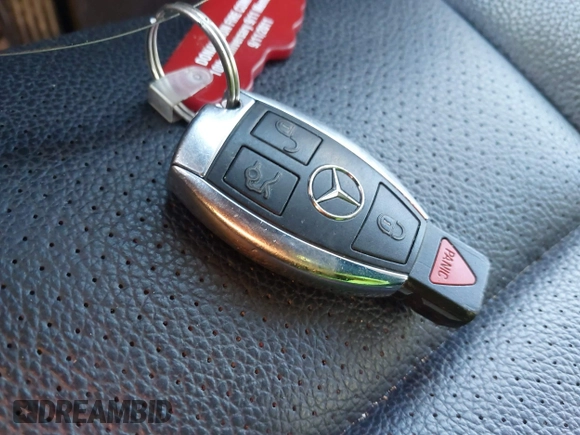 2013 Mercedes-Benz GLK with VIN WDCGG8JBXDG123692, listed as a IAAI auction lot 41578447 with 210,487 mi miles. Bid and sale history available at carsss.com. Image 11.