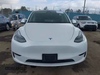 2024 Tesla Model Y Long Range with VIN 7SAYGDEE5RF036018, listed as a IAAI auction lot 42120803 with 25,347 mi miles. Bid and sale history available at carsss.com. Image 12.