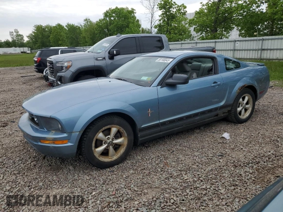 2008 Ford Mustang Deluxe z VIN 1ZVHT80N185117313, wystawiony jako Copart lot #58190045 z przebiegiem 168 101 mil mil oraz Czysty tytuł • Clean title. Historia ofert i sprzedaży dostępna na DreamBid. Obrazek 1.