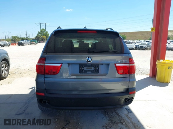 2008 BMW X5 3.0si with VIN 5UXFE43508L027721, listed as a IAAI auction lot 41893916 with 111,634 mi miles. Bid and sale history available at carsss.com. Image 17.
