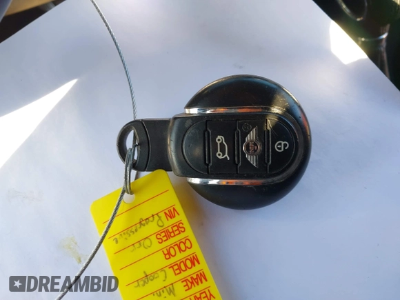 2016 MINI Hardtop 4 Door z VIN WMWXU1C54G2D09582, wystawiony jako IAAI lot #41754947 z przebiegiem 113 405 mil mil oraz . Historia ofert i sprzedaży dostępna na DreamBid. Obrazek 11.