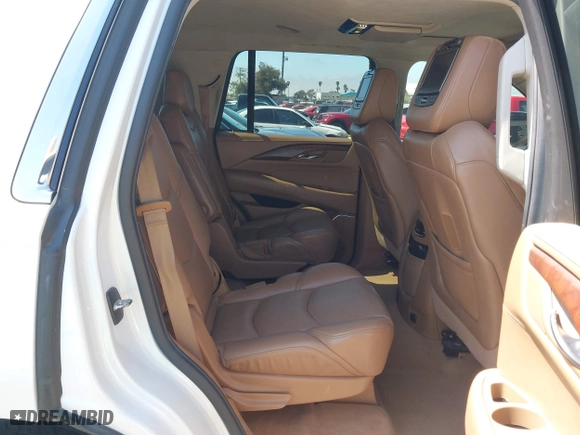 2016 Cadillac Escalade Platinum with VIN 1GYS4DKJ3GR422421, listed as a IAAI auction lot 41872635 with 62,526 mi miles. Bid and sale history available at carsss.com. Image 8.