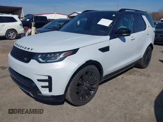 2019 Land Rover Discovery HSE Luxury with VIN SALRT2RK8KA080555, listed as a IAAI auction lot 41833340 with 122,111 mi miles. Bid and sale history available at carsss.com. Image 2.