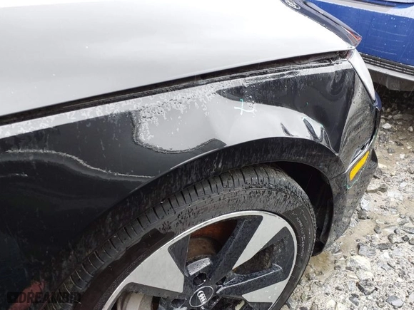 2017 Audi A4 Premium Plus with VIN WAUENAF4XHN016421, listed as a IAAI auction lot 41471326 with 123,114 mi miles. Bid and sale history available at carsss.com. Image 17.