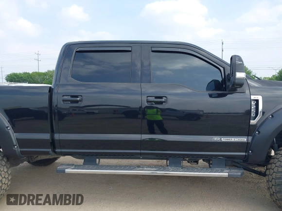 2018 Ford Super Duty F-250 SRW XL with VIN 1FT7W2BT7JEB26098, listed as a IAAI auction lot 41946894 with 160,396 mi miles. Bid and sale history available at carsss.com. Image 13.