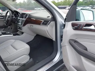 2012 Mercedes-Benz M ML 350 with VIN 4JGDA5HB5CA012821, listed as a IAAI auction lot 42128070 with 94,749 mi miles. Bid and sale history available at carsss.com. Image 5.