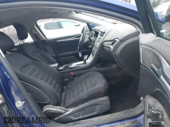 2014 Ford Fusion SE with VIN 3FA6P0H72ER375960, listed as a IAAI auction lot 41482806 with 175,255 mi miles. Bid and sale history available at carsss.com. Image 5.