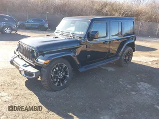 2024 Jeep Wrangler Sahara with VIN 1C4RJXP62RW126989, listed as a IAAI auction lot 41816525 with 11,241 mi miles and . Bid and sale history available at DreamBid. Image 18.