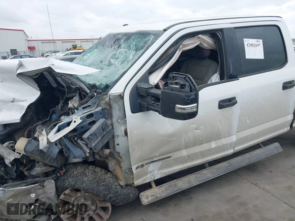 2019 Ford F-250 XL with VIN 1FT7W2BT4KEF15878, listed as a IAAI auction lot 42082697 with 183,497 mi miles and . Bid and sale history available at DreamBid. Image 18.