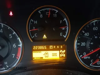 2008 Nissan Armada SE z VIN 5N1AA08C38N601641, wystawiony jako IAAI lot #41569296 z przebiegiem 223 865 mil mil oraz . Historia ofert i sprzedaży dostępna na DreamBid. Obrazek 16.