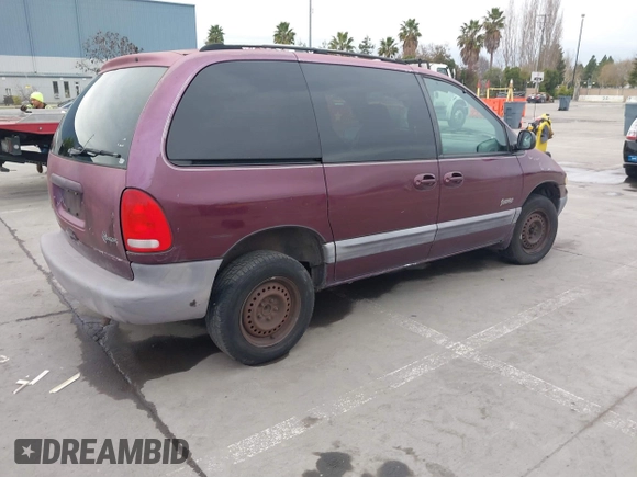 1999 Plymouth Voyager z VIN 2P4GP45R8XR382654, wystawiony jako IAAI lot #41576604 z przebiegiem 162 219 mil mil oraz . Historia ofert i sprzedaży dostępna na DreamBid. Obrazek 4.