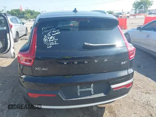2025 Volvo XC40 Core Bright Theme with VIN YV4L12UJ0S2507803, listed as a IAAI auction lot 42551329 with 6,066 mi miles and . Bid and sale history available at DreamBid. Image 16.