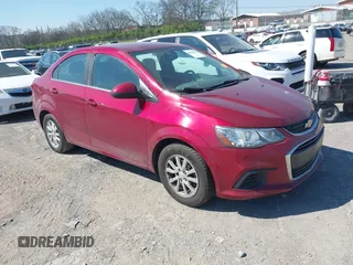 2018 Chevrolet Sonic LT z VIN 1G1JD5SB4J4100139, wystawiony jako IAAI lot #41874509 z przebiegiem 247 231 mil mil oraz . Historia ofert i sprzedaży dostępna na DreamBid. Obrazek 1.