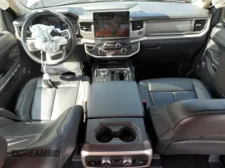 2022 Ford Expedition Max XLT with VIN 1FMJK1JT4NEA56932, listed as a Copart auction lot 61036945 with 32,728 mi miles and Salvage title. Bid and sale history available at DreamBid. Image 8.